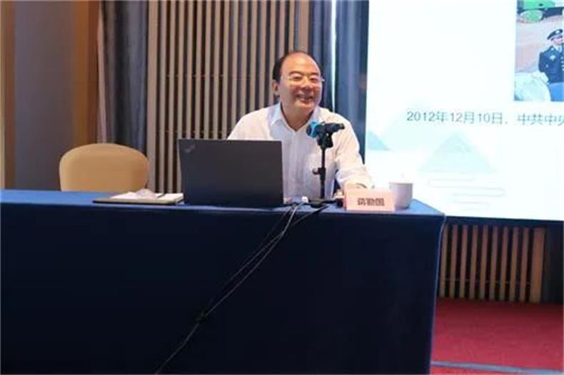 蒋书记授课.jpg 蒋书记授课.jpg