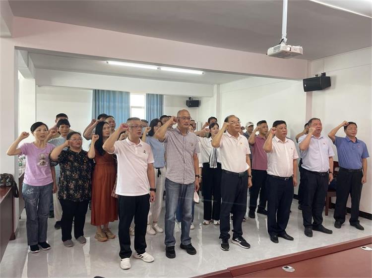 宣誓.jpg 宣誓.jpg